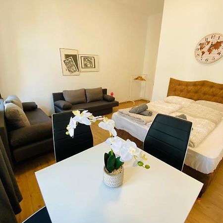 Deluxe Quad Room Dw Wien Exterior foto