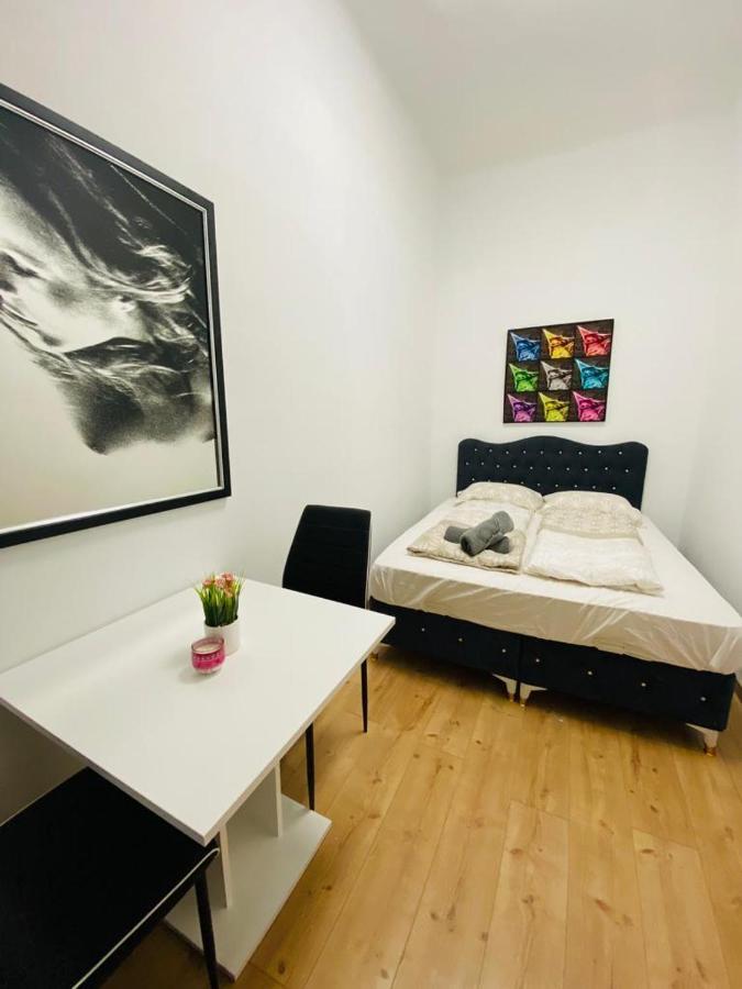 Deluxe Quad Room Dw Wien Exterior foto