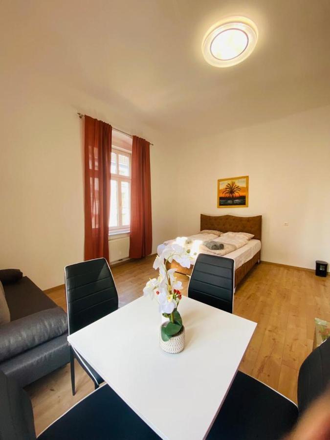Deluxe Quad Room Dw Wien Exterior foto